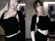 Chica china perfecta bailando sexy